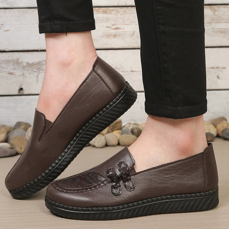 Women's leather flat shoes, spring and autumn women's loafers, single classic mom shoes, anti-slip comfortable and free shipping