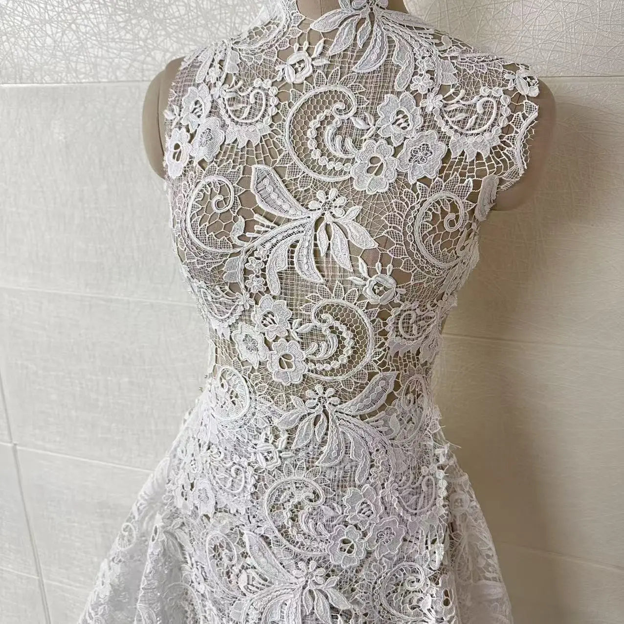 2025 HOT New Corded Embroidery Guipure Lace Fabric High Quality Fashion Wedding Dress Lace Fabric French Chantilly Lace