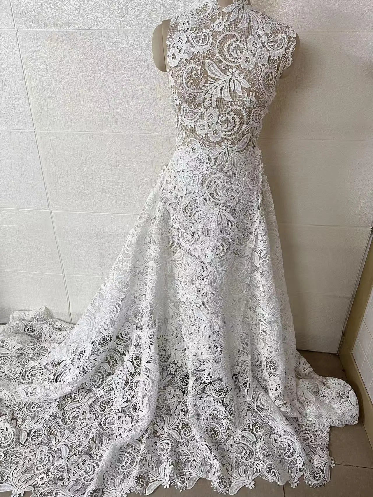 2025 HOT New Corded Embroidery Guipure Lace Fabric High Quality Fashion Wedding Dress Lace Fabric French Chantilly Lace