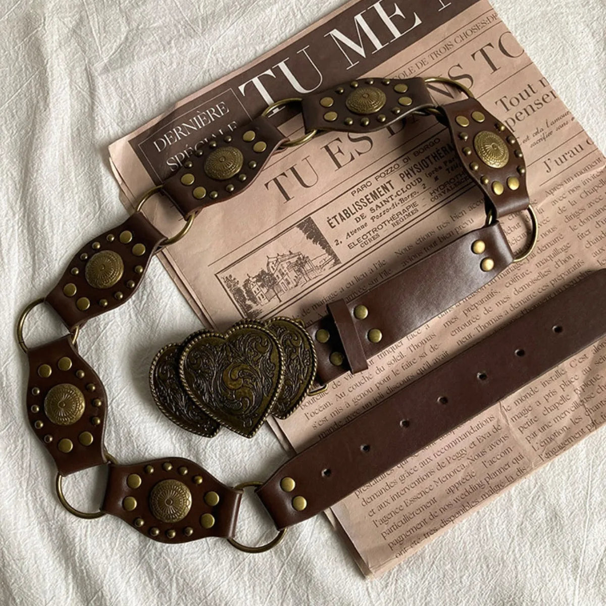 Vintage Bohemian style carved wide belt with heart-shaped buckle and rivet details, versatile pants belt suitable for daily