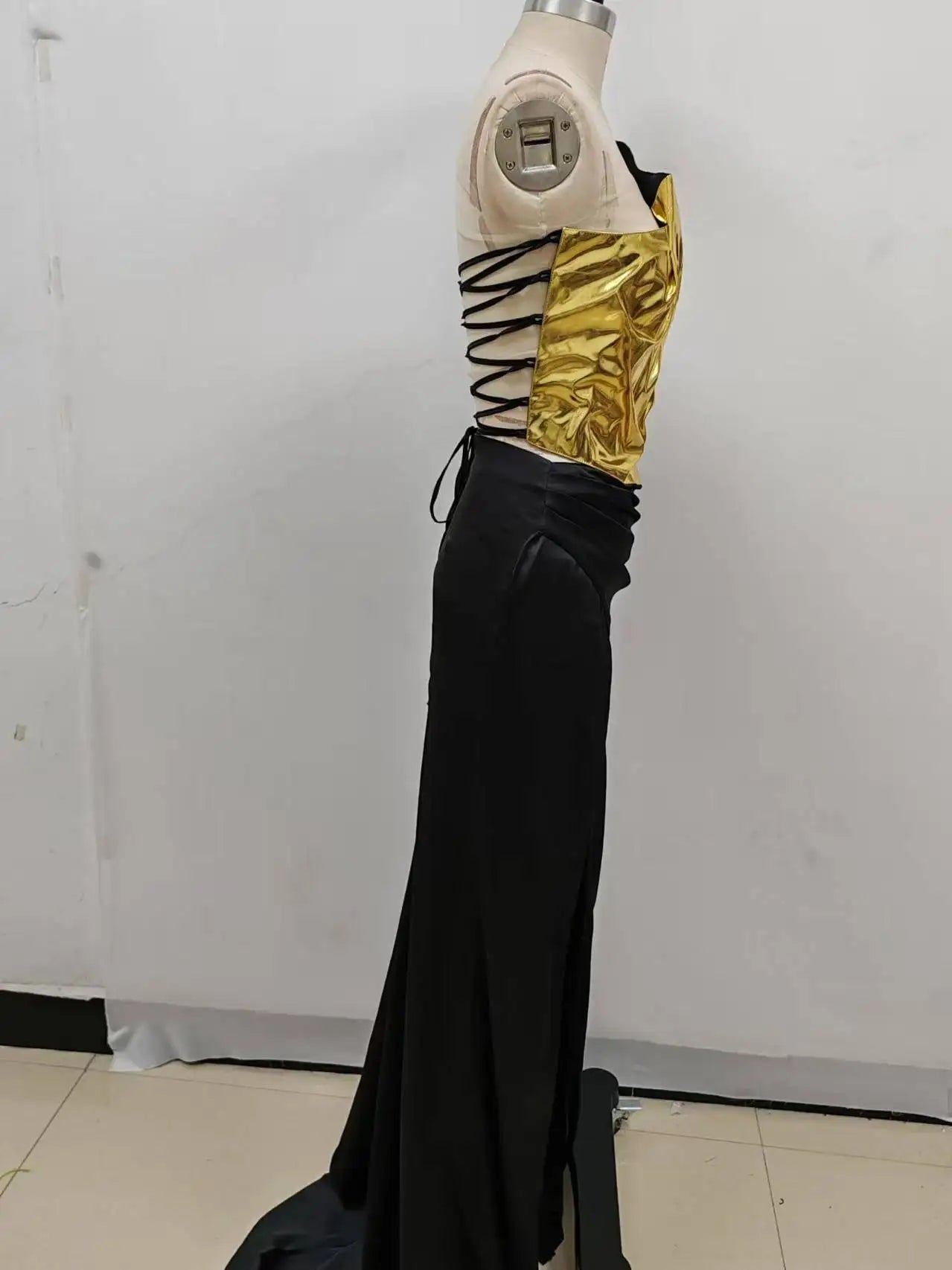 2024 New Arrival Women Gold Color Sexy Laced-up Tops 2 Pieces Bodycon Floor-Length Dress Celebrate Evening Party Prom Dress